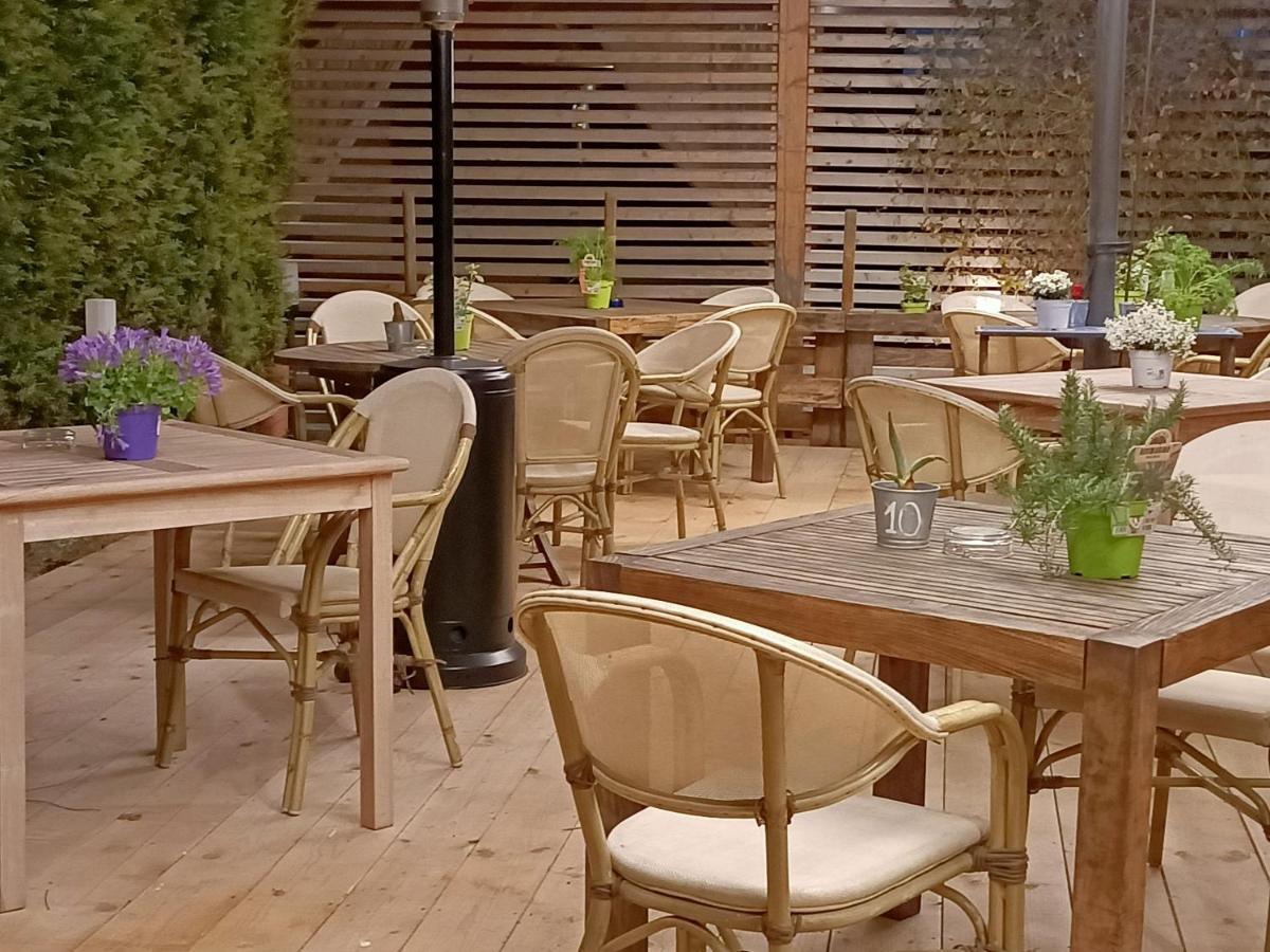 Osteria E Locanda Del Viaggiatore 루시 외부 사진
