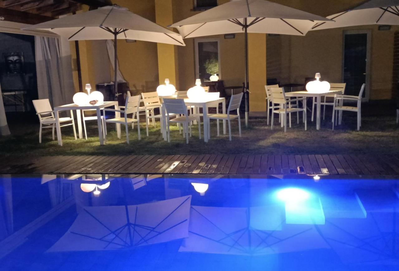 Osteria E Locanda Del Viaggiatore 루시 외부 사진