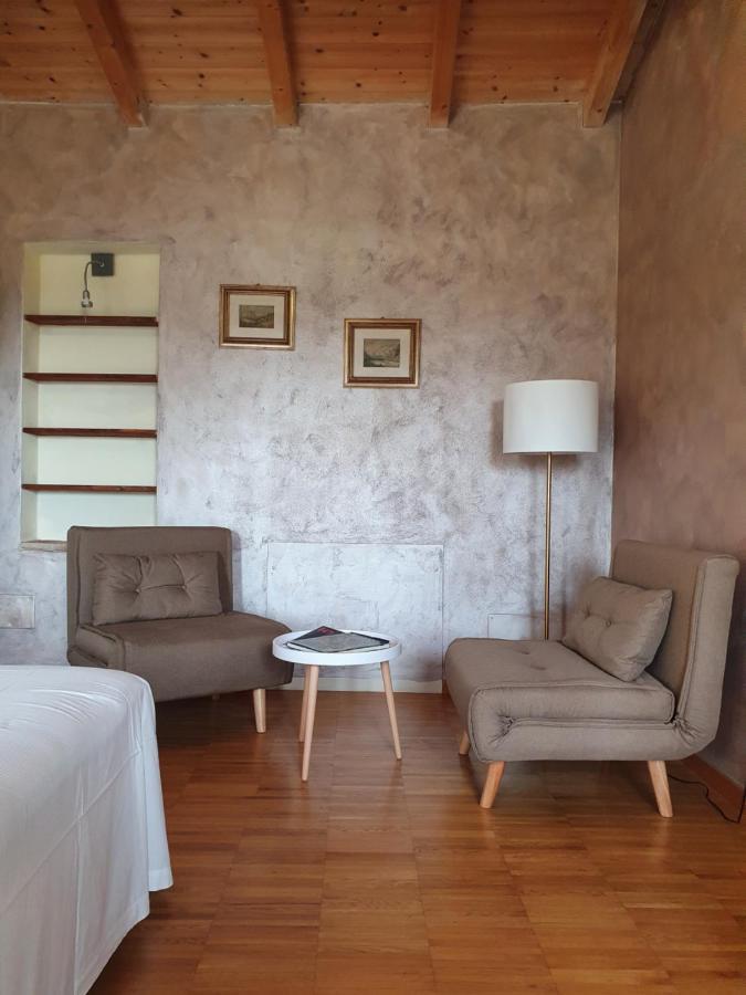 Osteria E Locanda Del Viaggiatore 루시 외부 사진